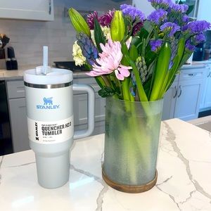 Stanley FOG 40 oz. Quencher H2.0 FlowState Tumbler. Flawless. New with tags.